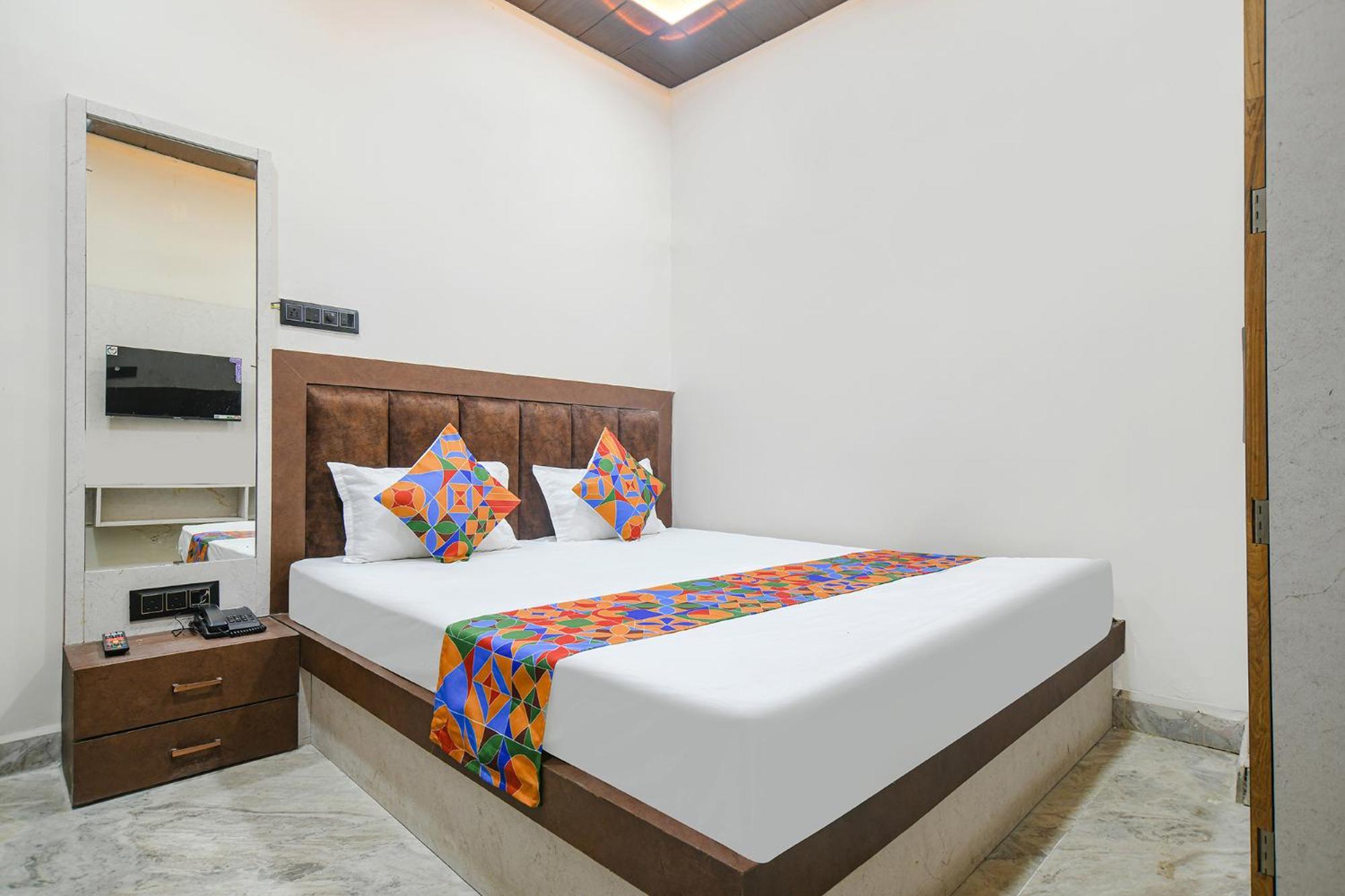 Fabhotel Shiva Grand Ujjain Esterno foto